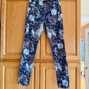 7 For All Mankind Floral Midrise Skinny jeans Size 28